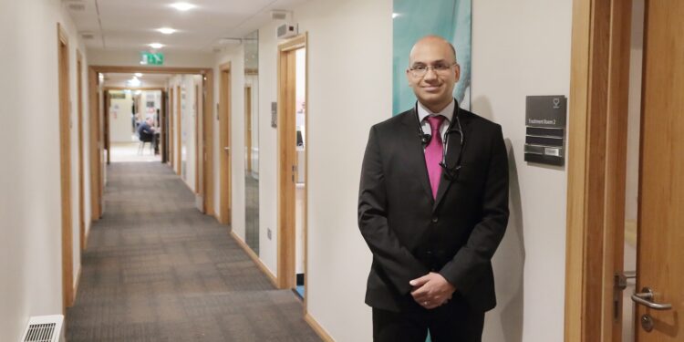 Dr Naveen Bhadauria : A famous Private consultant rheumatologist in London