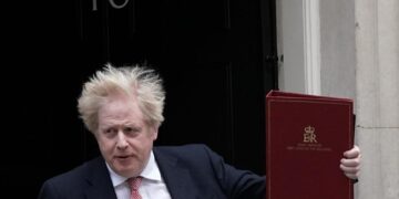 Boris Johnson scraps remaining COVID restrictions in England