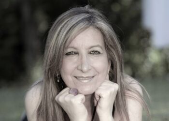 ANNA DARI, FREE PRISONER BEYOND THE FOG