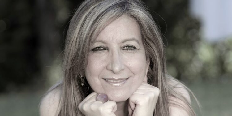 ANNA DARI, FREE PRISONER BEYOND THE FOG