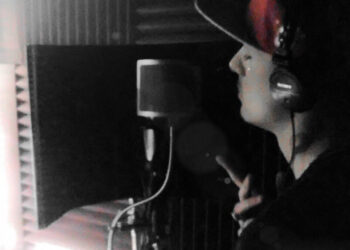 Artist Teezy Simmons is Taking Over