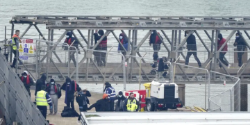 UK’s plan to deport migrants who cross the Channel is met with skepticism from critics.