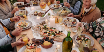 Creative Ways to Reconnect on Group Vacations