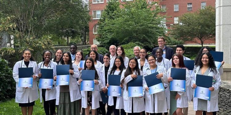 How the Future Gen Cancer Scholars Program is Creating an Inspirational New Generation of Doctors