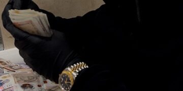 From Bedroom to Bank: How MoHoney Skyrocketed His Income to Six Figures with TikTok Automation Without Showing His Face