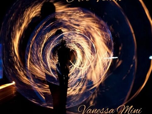 Vanessa Mini has recently released a new work: Ave Fénix