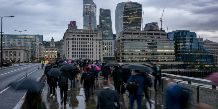 London Living Wage Workers Get 5.3% Pay Hike