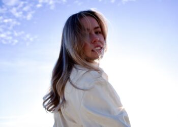 Rising Singer-Songwriter MAIH Is Turning Heads for Her Dreamy Pop Anthem “What I Know Now!”