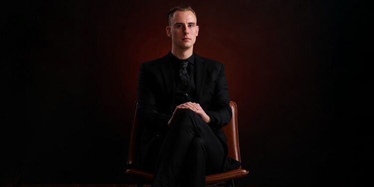 Wandering the Same Dream: Inside Hollywood (Deluxe)