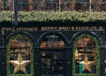 A Gift of Distinction: Berry Bros. & Rudd and the Timeless Elegance of a 2015 Barolo Cerretta